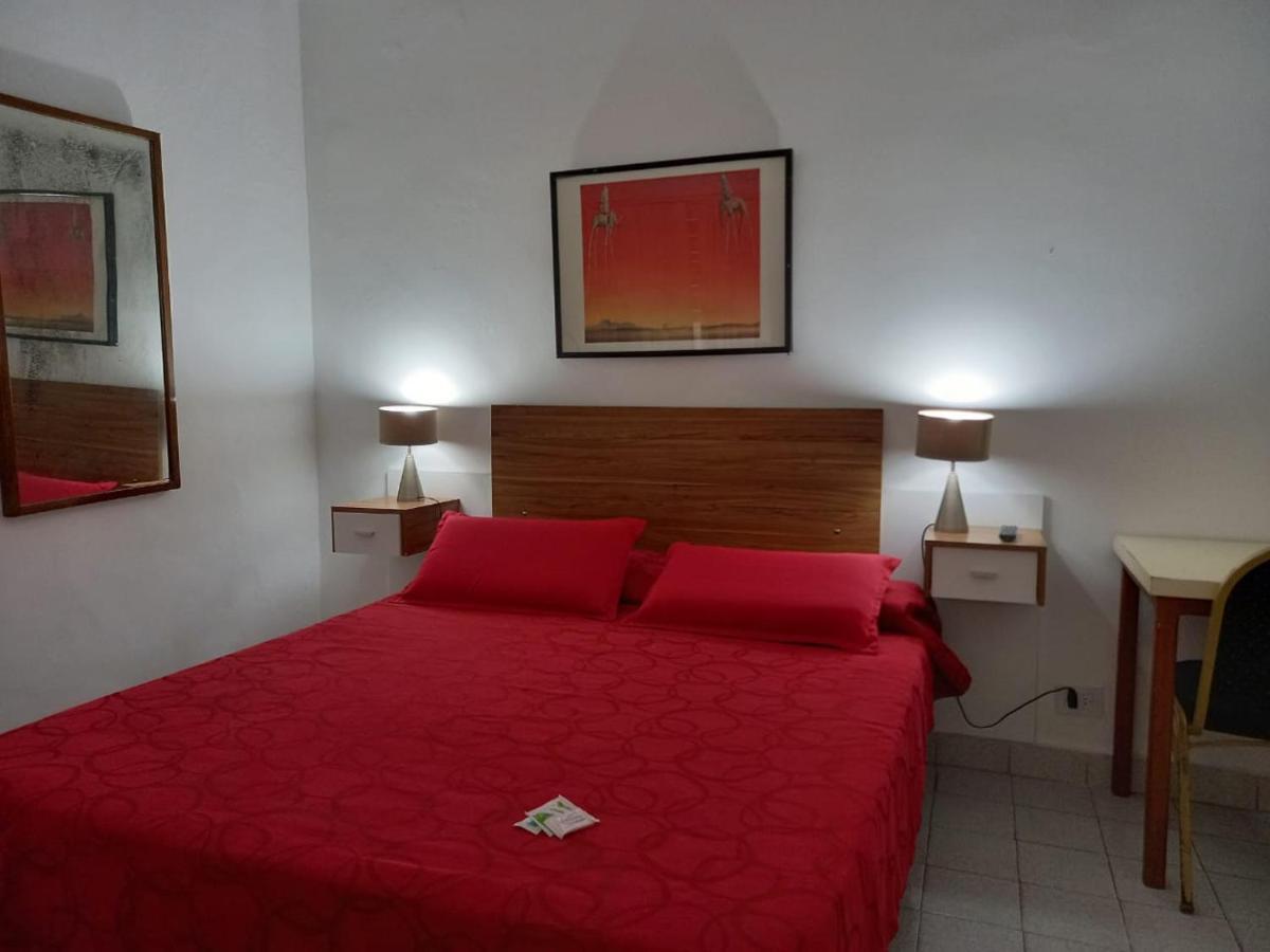 Hotel San Carlos บัวโนสไอเรส ภายนอก รูปภาพ
