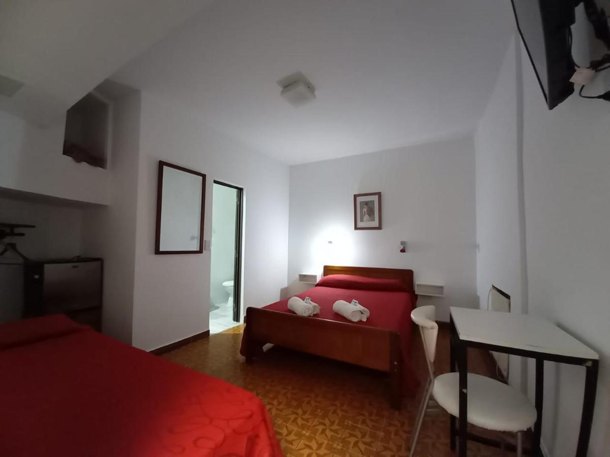 Hotel San Carlos บัวโนสไอเรส ภายนอก รูปภาพ