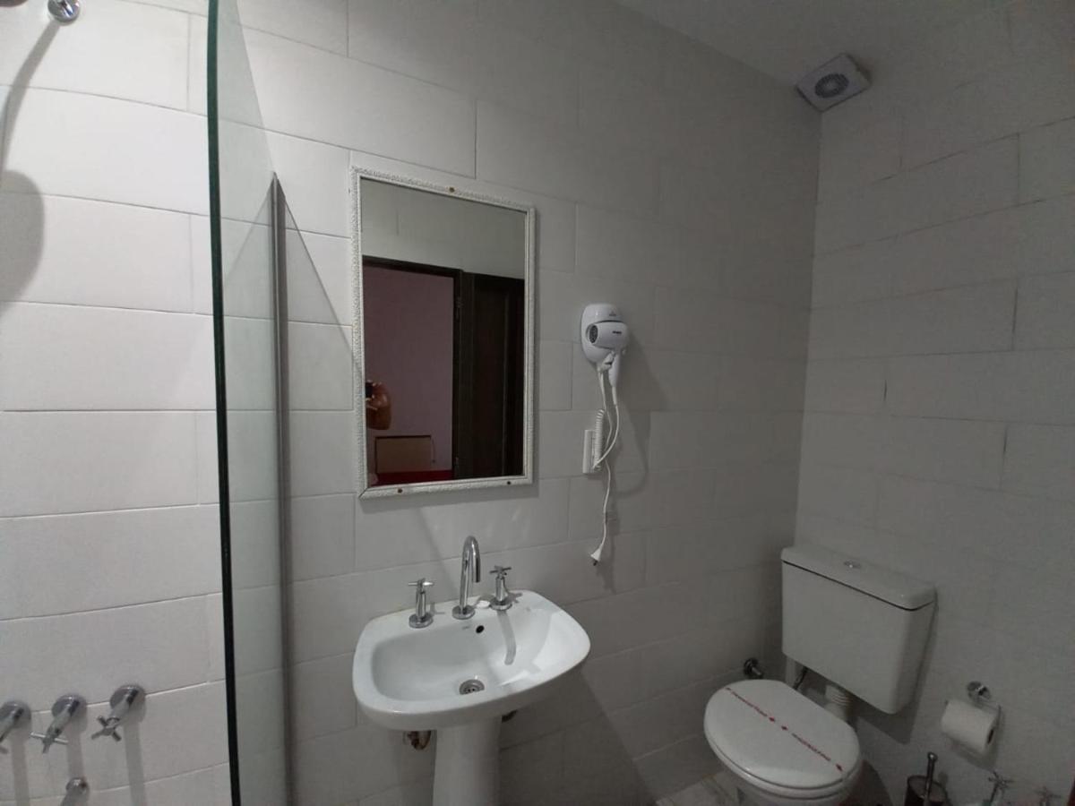 Hotel San Carlos บัวโนสไอเรส ภายนอก รูปภาพ