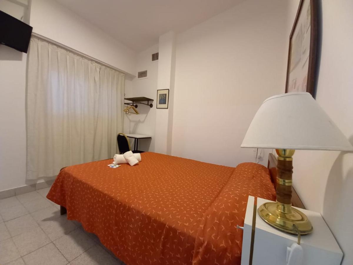 Hotel San Carlos บัวโนสไอเรส ภายนอก รูปภาพ